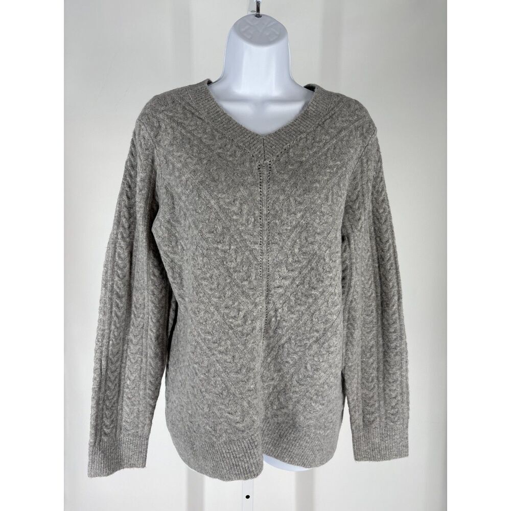 Fate Gray Cable-Knit V-Neck Sweater (Style # CW0634)
